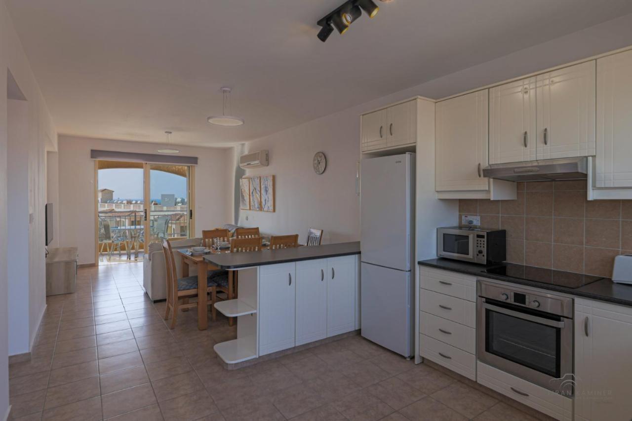 Royal Seacrest Crown-Jewel, 2B, Pools, Sea, Center Apartment Paphos Exterior photo
